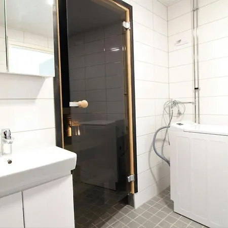 Spacious For 4 With Sauna Huoneisto